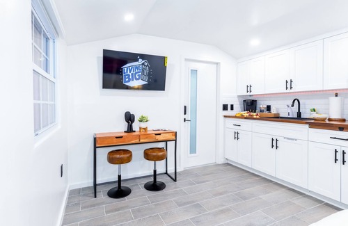 Carol City Apartment | 🌟The only Vrbo in Miami that includes a Tesla🌟