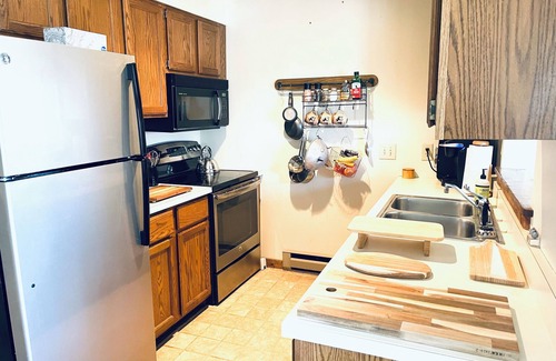 Ludlow Condo | THE OTTO: A Warm + Cozy Ski In Ski Out Lodge