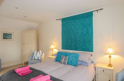 Gaerwen Cottage | THE OUTBUILDINGS, pet friendly, luxury holiday cottage in Llangaffo