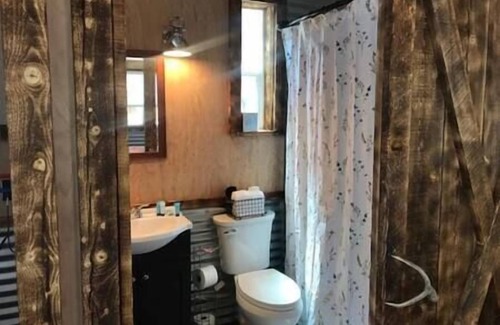 South Fork House | The OutpostnAt the Crossroads of Town and Trail