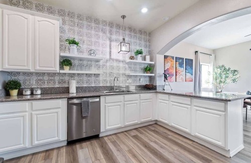 Greenehaven House | The Overlook - Amazing Views, Hot Tub & Game Room!