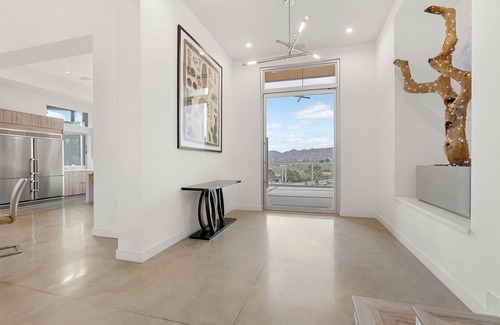 Yucca Valley House | The Overlook by Fieldtrip | 7 Bd Modern Luxury with Infinity Pool & Views