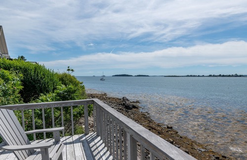 Mid-Coast and Islands House | The Overlook- Enjoy stunning sunsets from this well-appointed Bailey Isl home