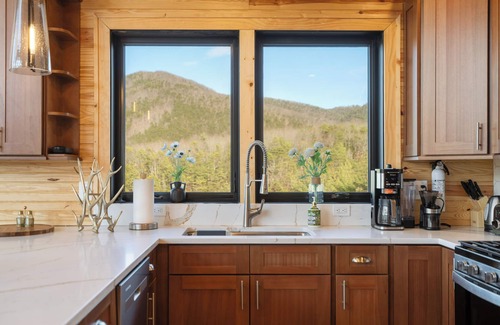 Milam Cabin | The Overlook Lodge - Exclusive 5BR Luxury Retreat with Panoramic Views