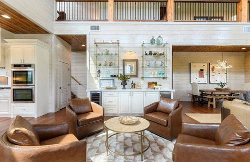 Pickens Cabin | The Overlook w/Outdoor Pool, EV Outlet, Unbelievable Views, Pickleball