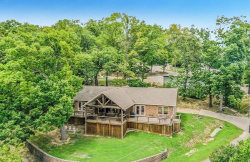 Shell Knob House | The Owl's Nest - A Quiet Retreat with XL Deck & Lakeviews!