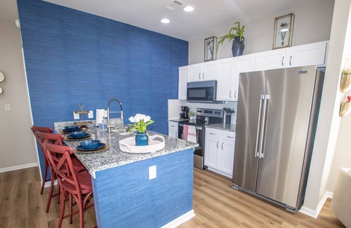 Oxford Cottage | The Oxford Tulip - 3 Bedroom Suites!