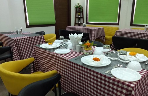 Bhagtpura Hotel | The Palm Resort-Luxuria
