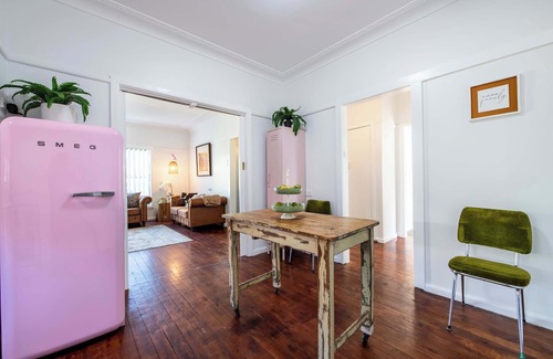 Dubbo House | The Palmer Cove - Stylish, Central