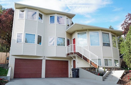 Moscow House | The Palouse Haven: A spacious 4 bedroom, 3 bathroom home in Moscow, Idaho.