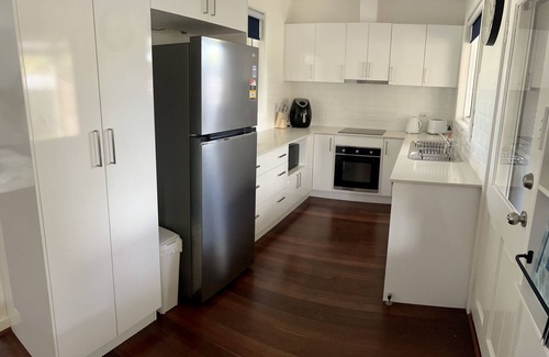 Rockingham House | The Parkview Retreat - newly renovated home away from home