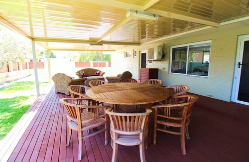 Rockingham House | The Parkview Retreat - newly renovated home away from home