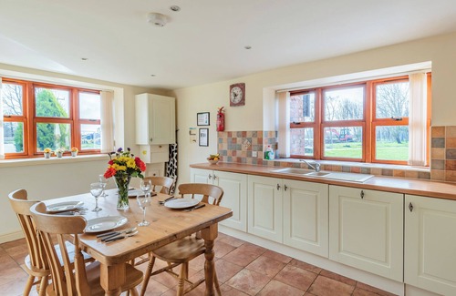 Arnold Cottage | The Parlour - UK37517