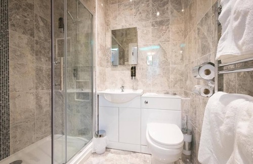 Peterborough Hotel | The Pearl Hotel