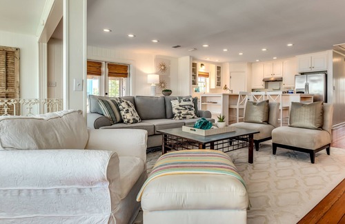 Royal Lagoons House | The Pearl | New Years Eve with ocean breeze. Book today