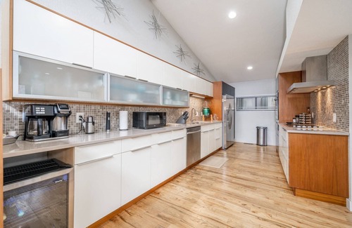 Mid America House | The Pedal Pad: Rustic Charm Meets Modern Comfort – Lakefront Escape with Sun Porch, Dock & Fire Pit!