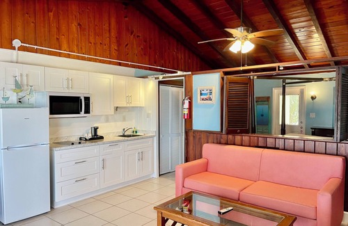 Key Largo Hotel | The Pelican Key Largo Cottages