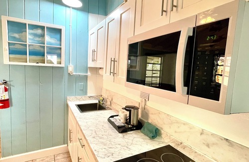 Key Largo Hotel | The Pelican Key Largo Cottages