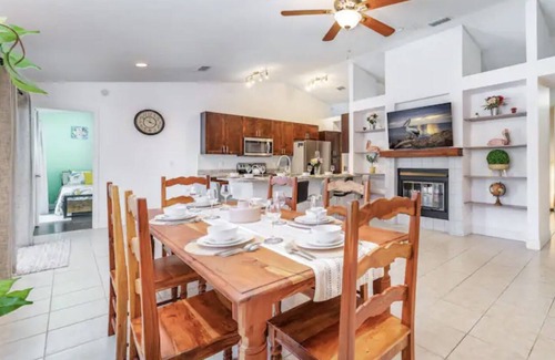 Brandon House | The Pelican/Pool/Hot tub/Game room