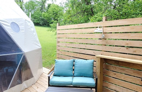 Rockbridge Cabin | The Penguin Geodesic dome " Igloo Vibes"