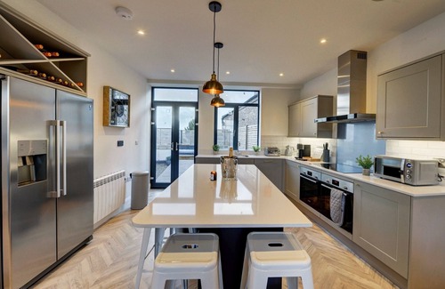 Ripon Apartment | The Penthouse - A Touch of Style!