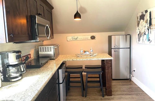 Woodland Park Apartment | The Perch! Mountain-front view! priv.balcony-A/C