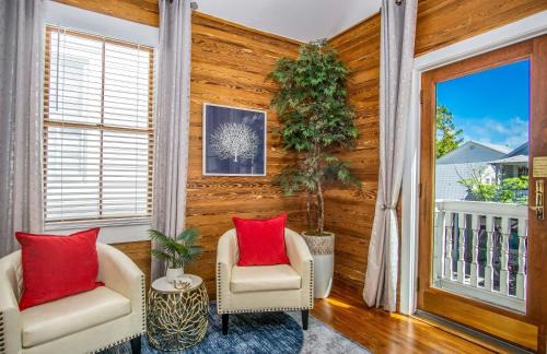 Downtown Apartment | The Perch on Duval