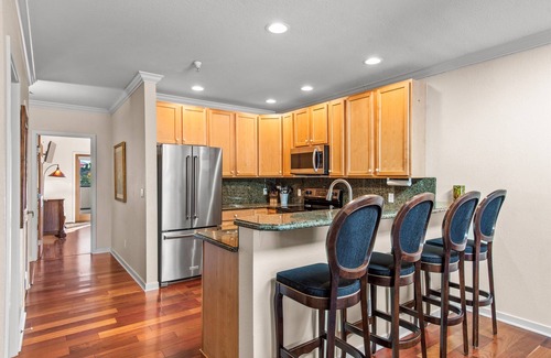 Carbondale Condo | The Perch on Main | Top Floor D/T Carbondale Condo