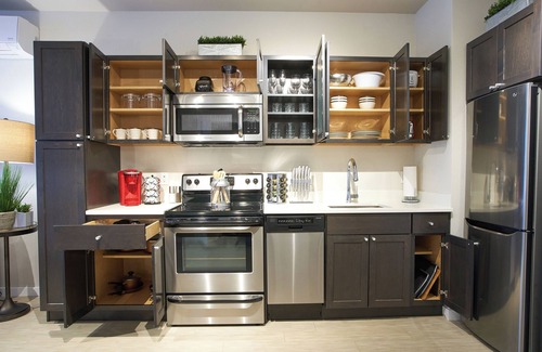 Kingfield Apartment | The Perfect City Retreat@In-Unit W/D@Super Fast WiFi@Roku TVs@Keurig+Coffee