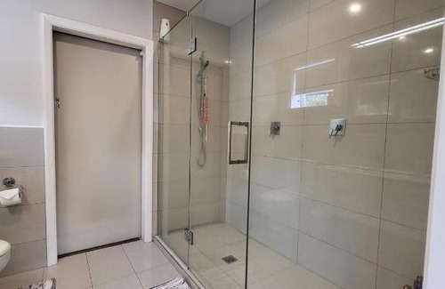 Whanganui House | The perfect getaway for two in a large suite