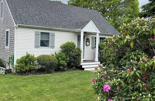 East Falmouth House | The perfect home for a family summer vacation! Minutes to beaches & bike path.