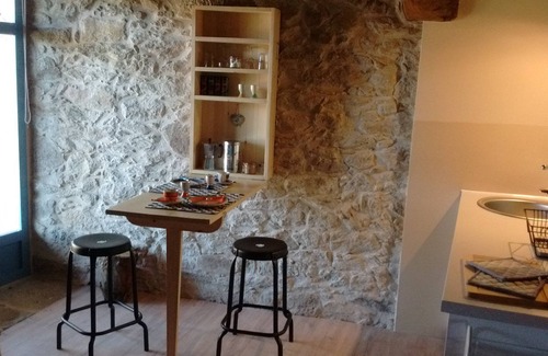 Sober Other | The perfect place to explore the stunning nature of the Ribeira Sacra.