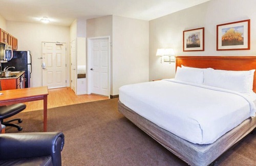 Northeast El Paso House | The Perfect Room for Your Next Staycation!