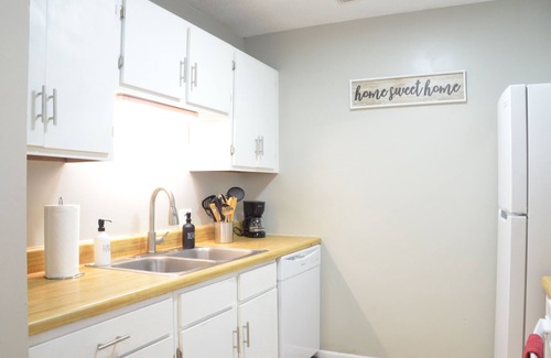 Enterprise Apartment | The Perfect Spot: 2-Bedroom Apt - Centrally located in fabulous Enterprise!