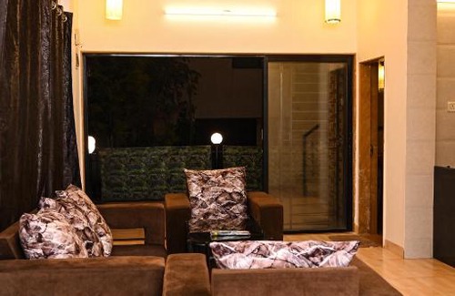 Kune N.m. Villa | THE PERFECT STAYS - Mount Manor Villa
