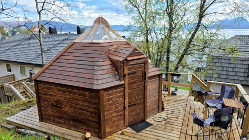 Lødingen Apartment | The perfect stop - 3rd floor & Lodge