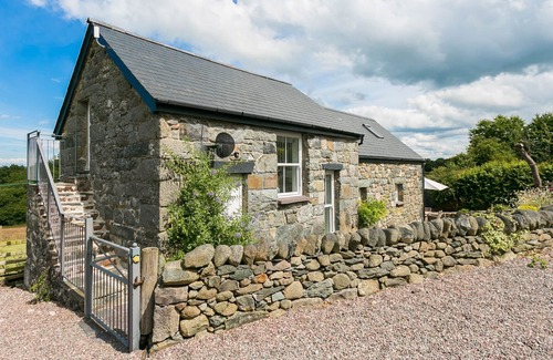 Llanbedr-y-cennin Cottage | The Piggery - a snowdonia that sleeps 5 guests in 3 bedrooms