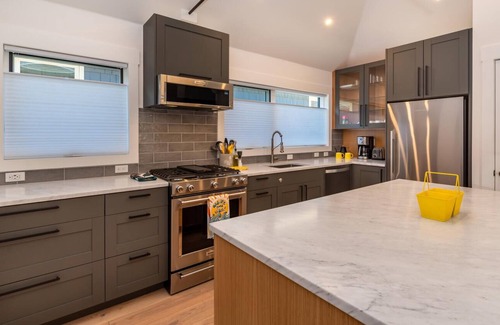 Whittier House | The Pine House - View Flatirons, walk to Pearl!