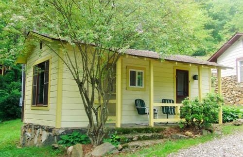 Woodfin Resort | The Pines Cottages