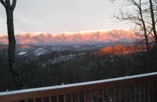Little Switzerland Cabin | The Pinewoods: Secluded with hot tub, dark skies and sunsets beckon