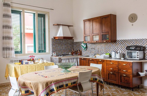 Santa Croce Camerina House | The pink liberty house.