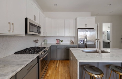 Haynes Area House | The Pink Stetson: Rooftop Views, Party Hats, Games