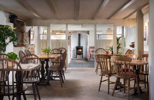 Mitchell Hotel | The Plume of Feathers