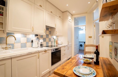 Thamesfield Apartment | The Plush Putney Retreat