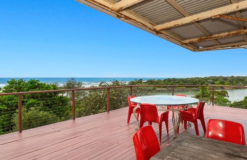 Pottsville House | The Point - Panoramic Views over Pottsville Creek