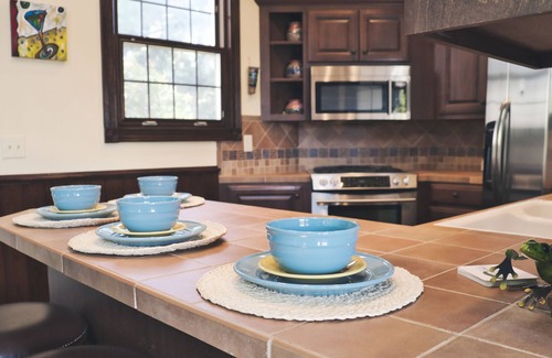 Starkville House | The Pool House at 4300 - Only 5 minutes from campus and 10 to downtown!