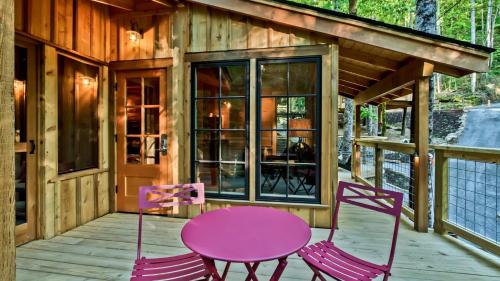 Gatlinburg House | The Poplar in Treehouse Grove at Norton Creek