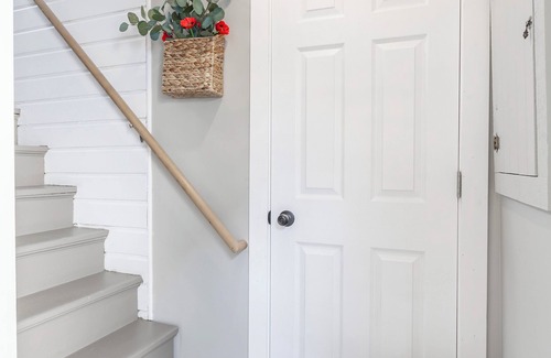New Prague Apartment | The Poppy Seed Inn -Rose Suite