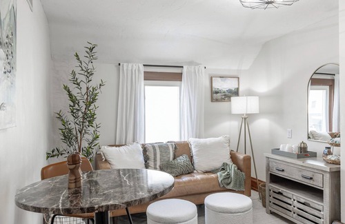 New Prague Apartment | The Poppy seed Inn -The Anna Suite