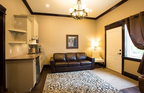 New Hamburg Bed & Breakfast | The Puddicombe House